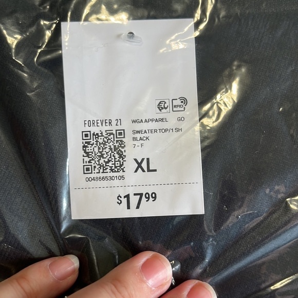 Forever 21 One-Shoulder Flower Cropped Cami - Picture 6 of 10